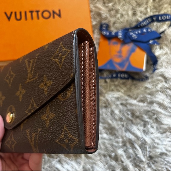 LOUIS VUITTON MONOGRAM SARAH WALLET LONG - Picture 6 of 15